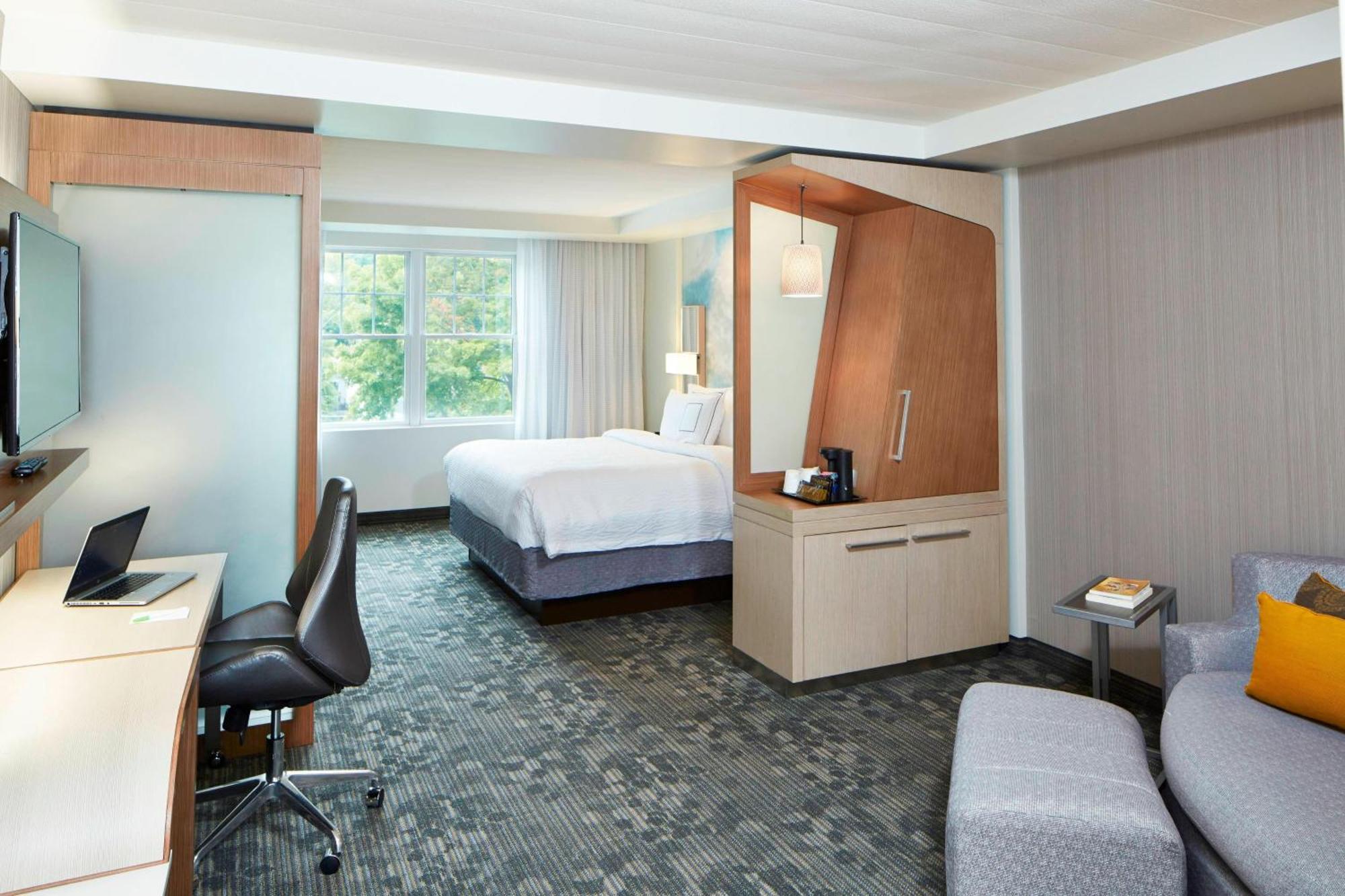 Courtyard By Marriott Lake George Bagian luar foto